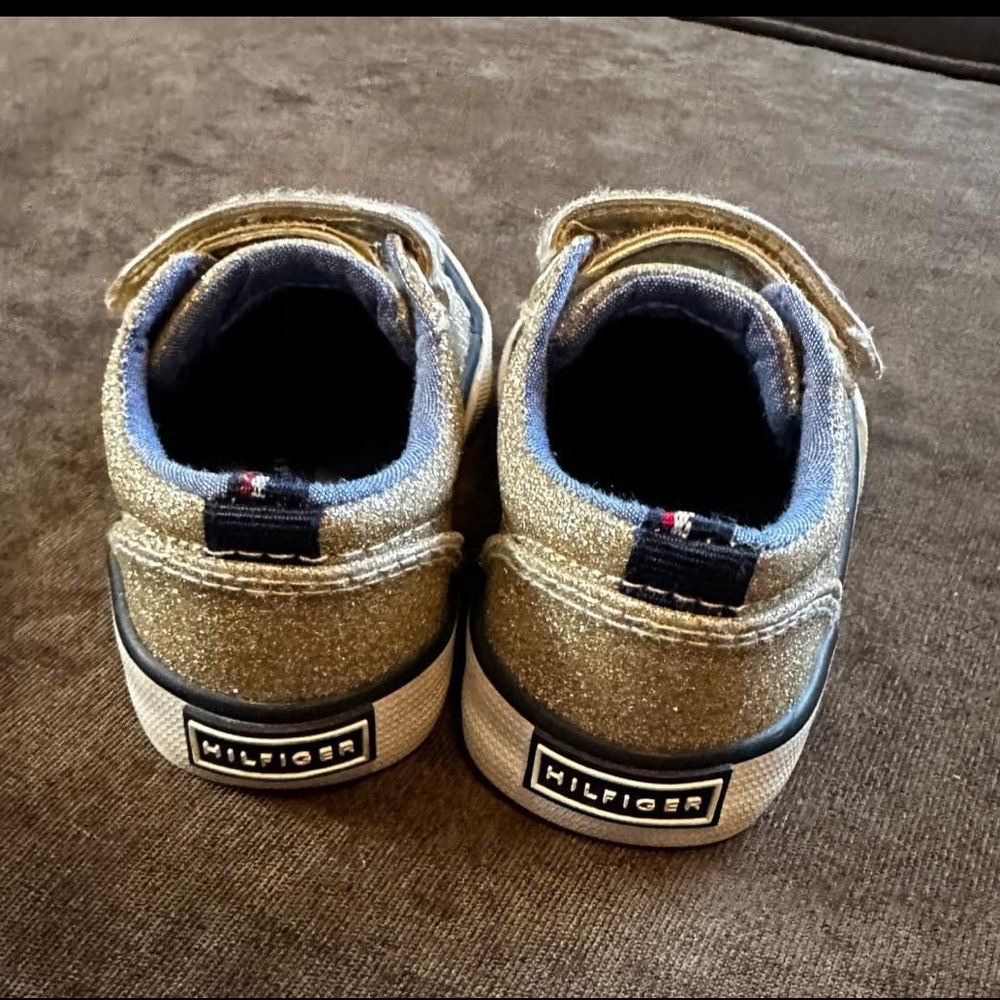 Toddler Shoes - size 5 - Picture 2 of 6